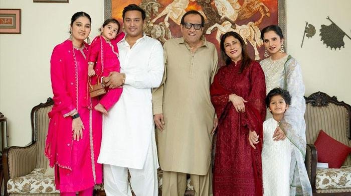 Sania Mirza looks stunning in white outfit as she celebrates Eid with family